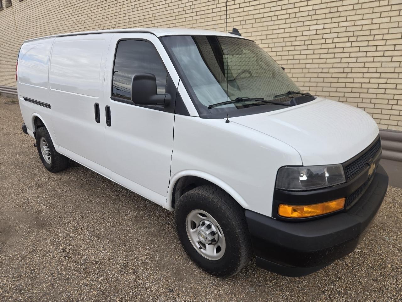 Chevrolet Express Cargo Van RWD 2500 135" 2022