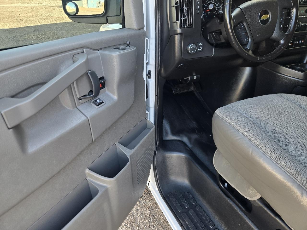 Chevrolet Express Cargo Van RWD 2500 135" 2022