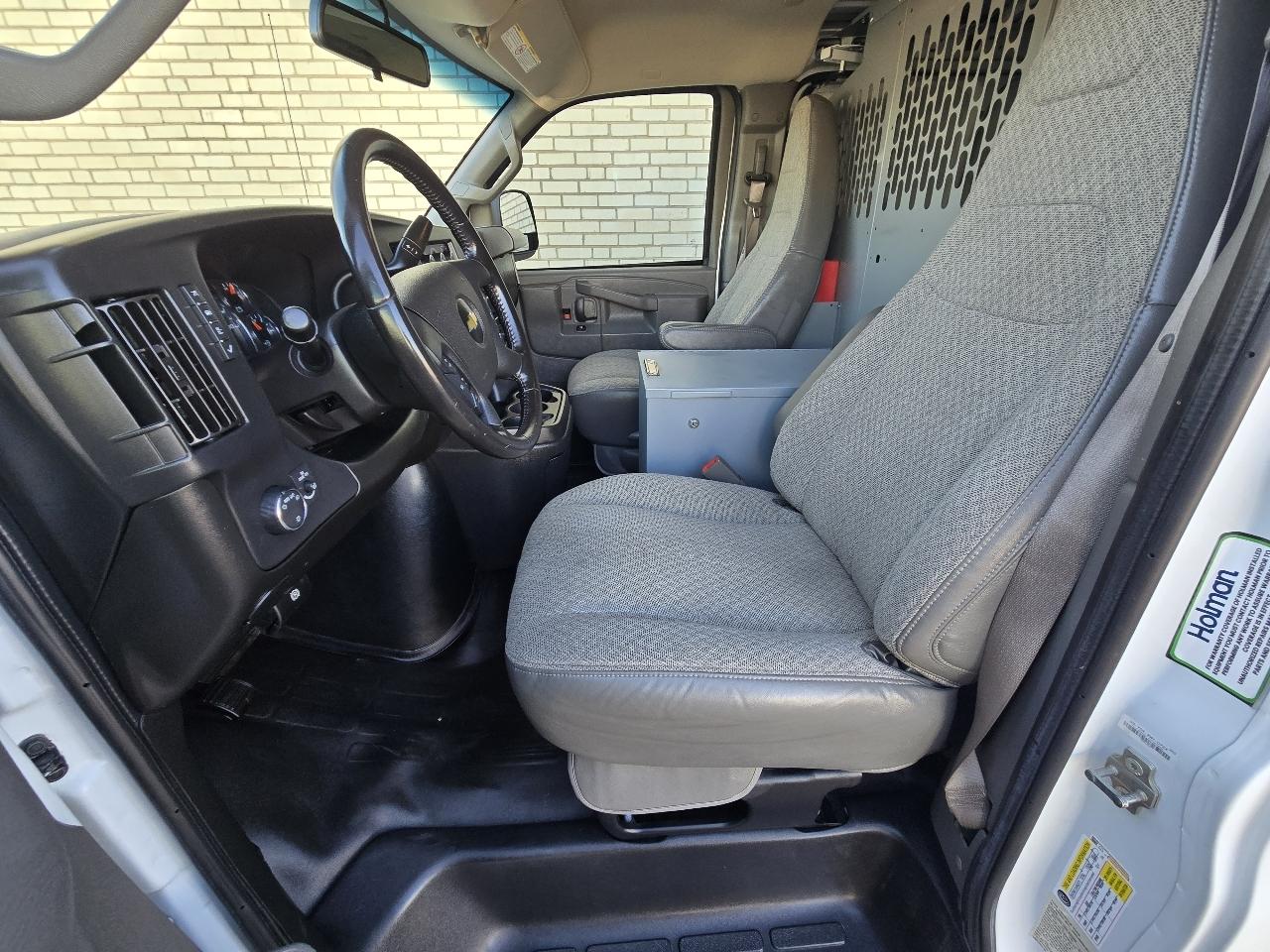 Chevrolet Express Cargo Van RWD 2500 135" 2022