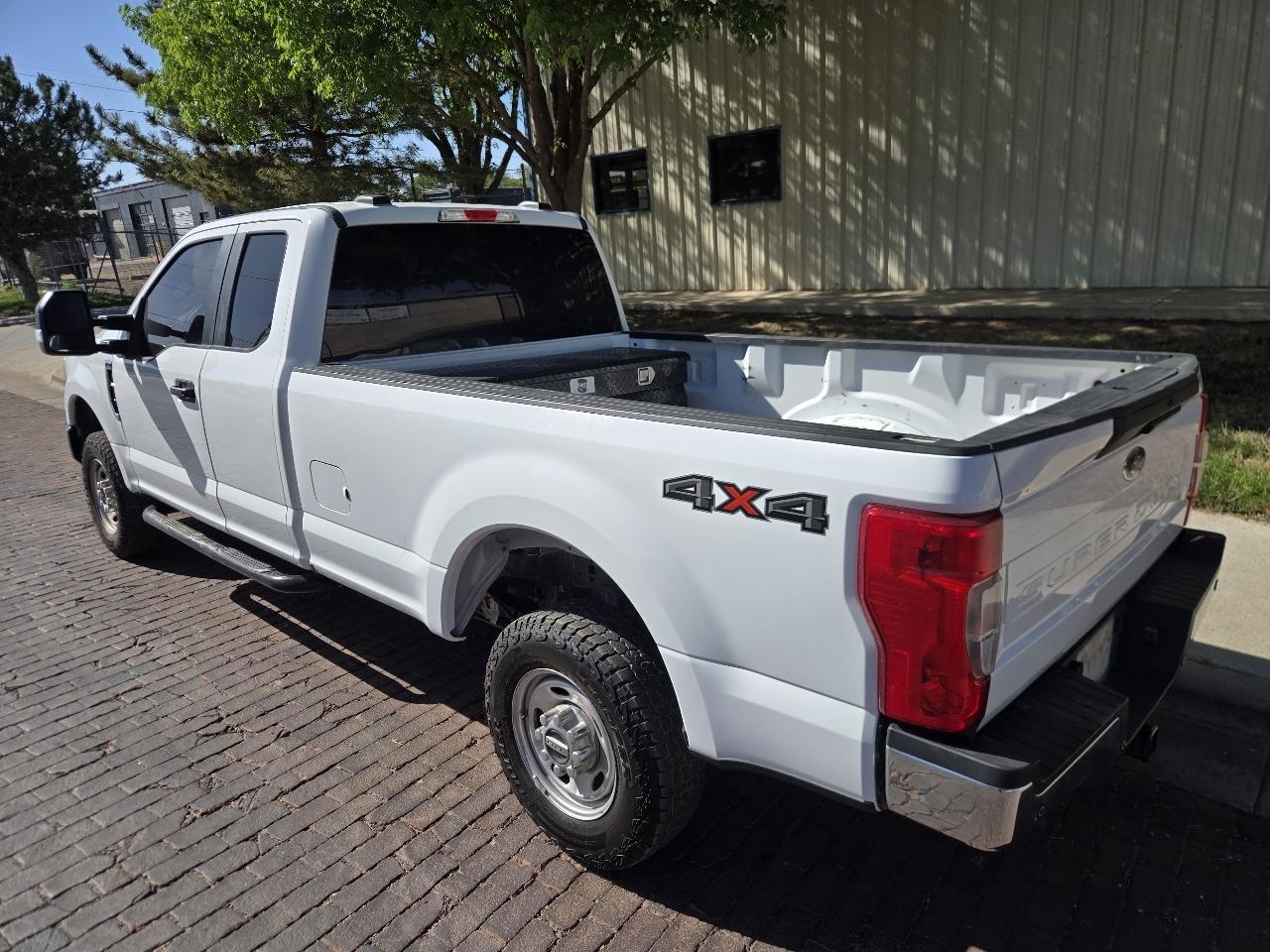 Ford Super Duty F-250 SRW XL 4WD SuperCab 8' Box 2022