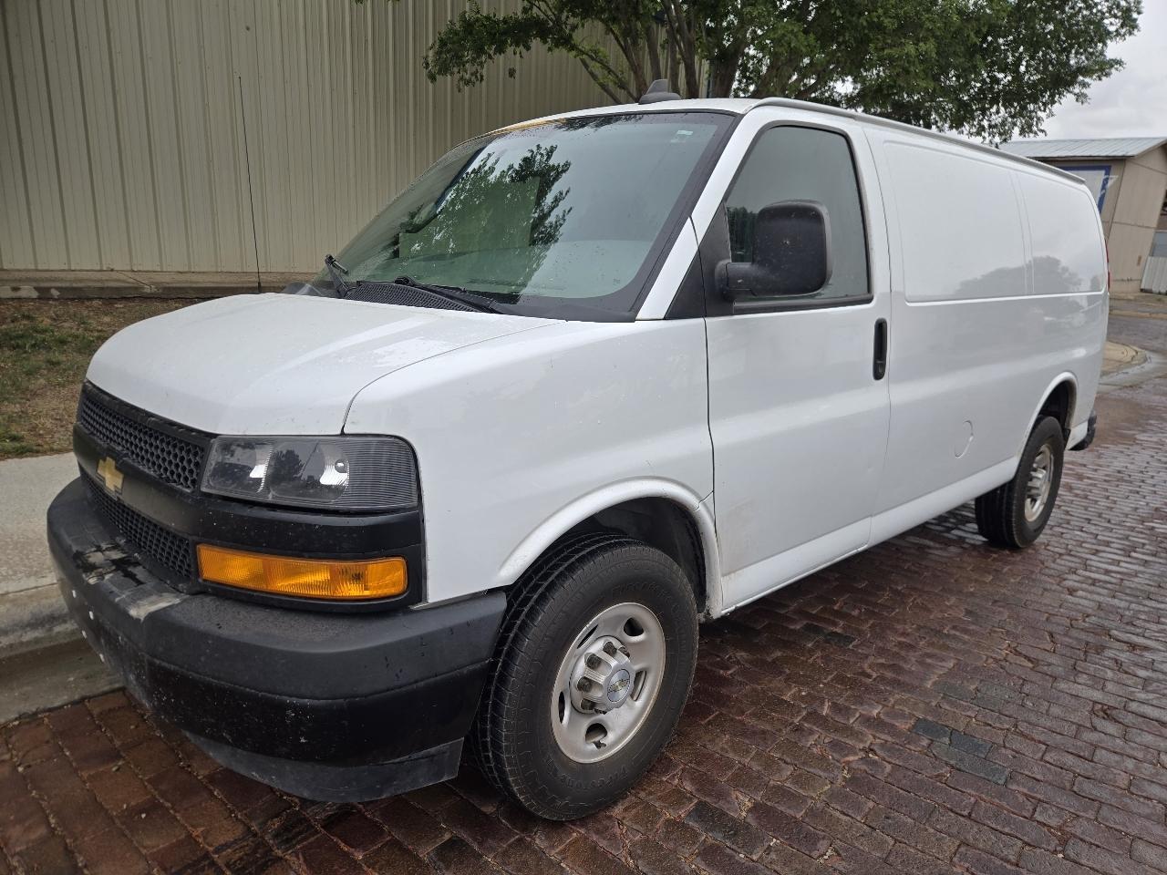 Chevrolet Express Cargo Van RWD 2500 135" 2022