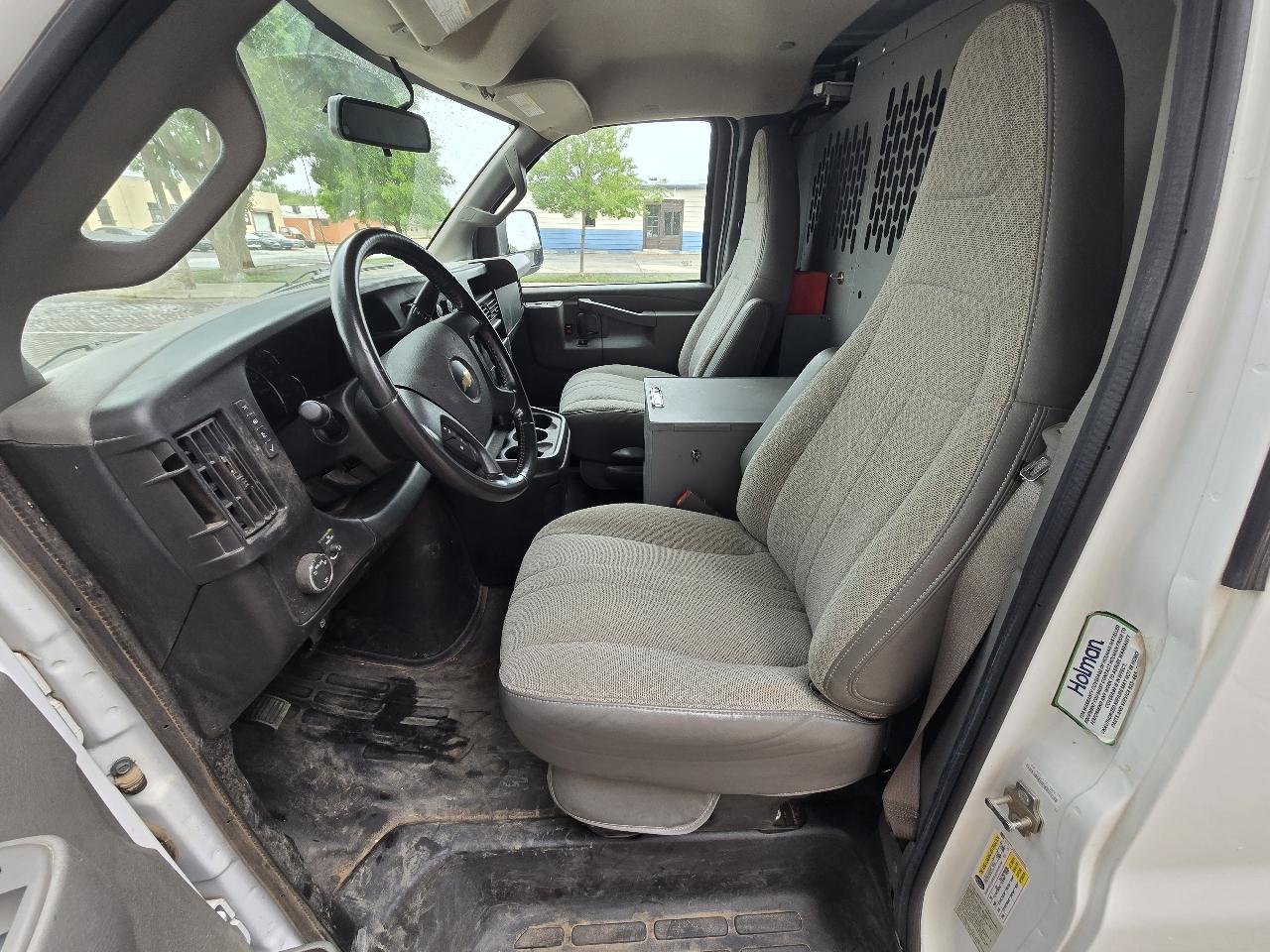 Chevrolet Express Cargo Van RWD 2500 135" 2022