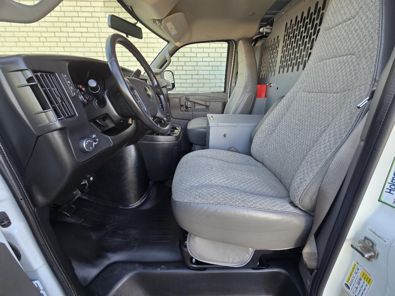 Chevrolet Express Cargo Van RWD 2500 135" 2022