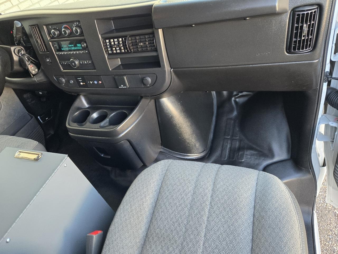 Chevrolet Express Cargo Van RWD 2500 135" 2022