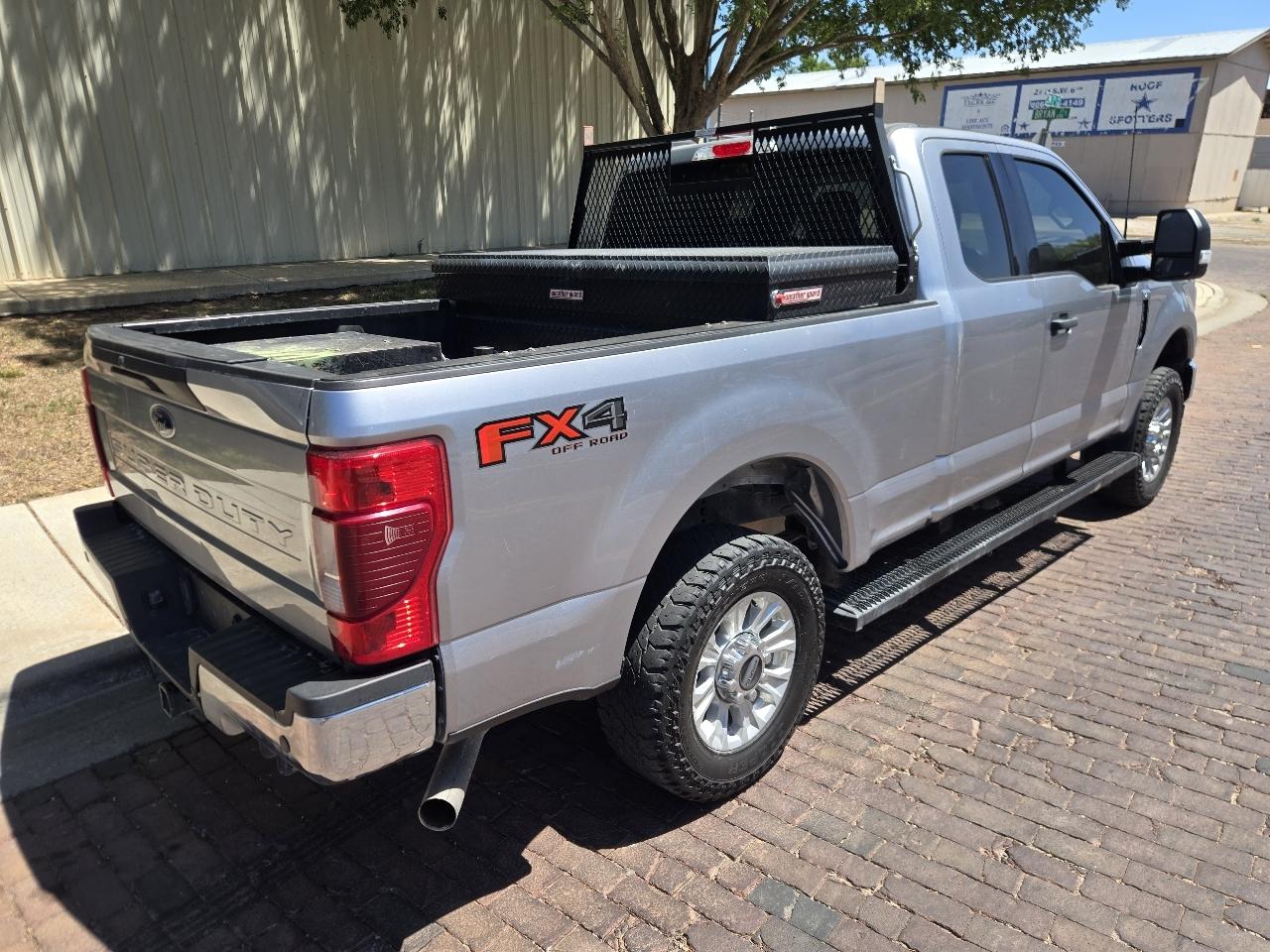 Ford Super Duty F-250 SRW XLT 4WD SuperCab 6.75' Box 2022