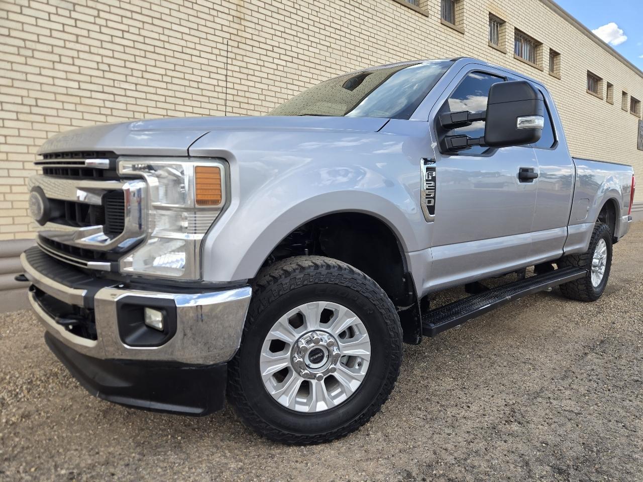 Ford Super Duty F-250 SRW XLT 4WD SuperCab 6.75' Box 2022