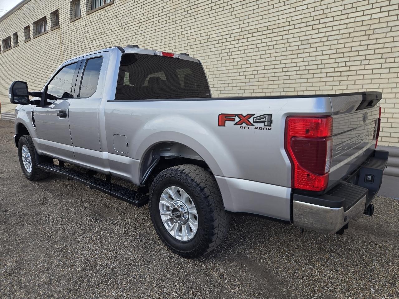 Ford Super Duty F-250 SRW XLT 4WD SuperCab 6.75' Box 2022
