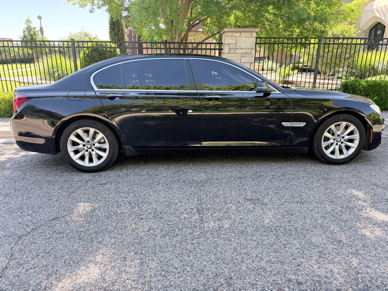 BMW 7 Series 4dr Sdn 740Li xDrive AWD 2014