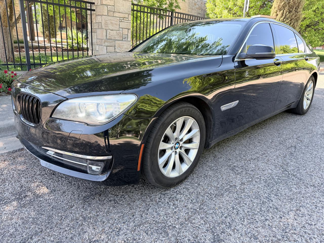 BMW 7 Series 4dr Sdn 740Li xDrive AWD 2014