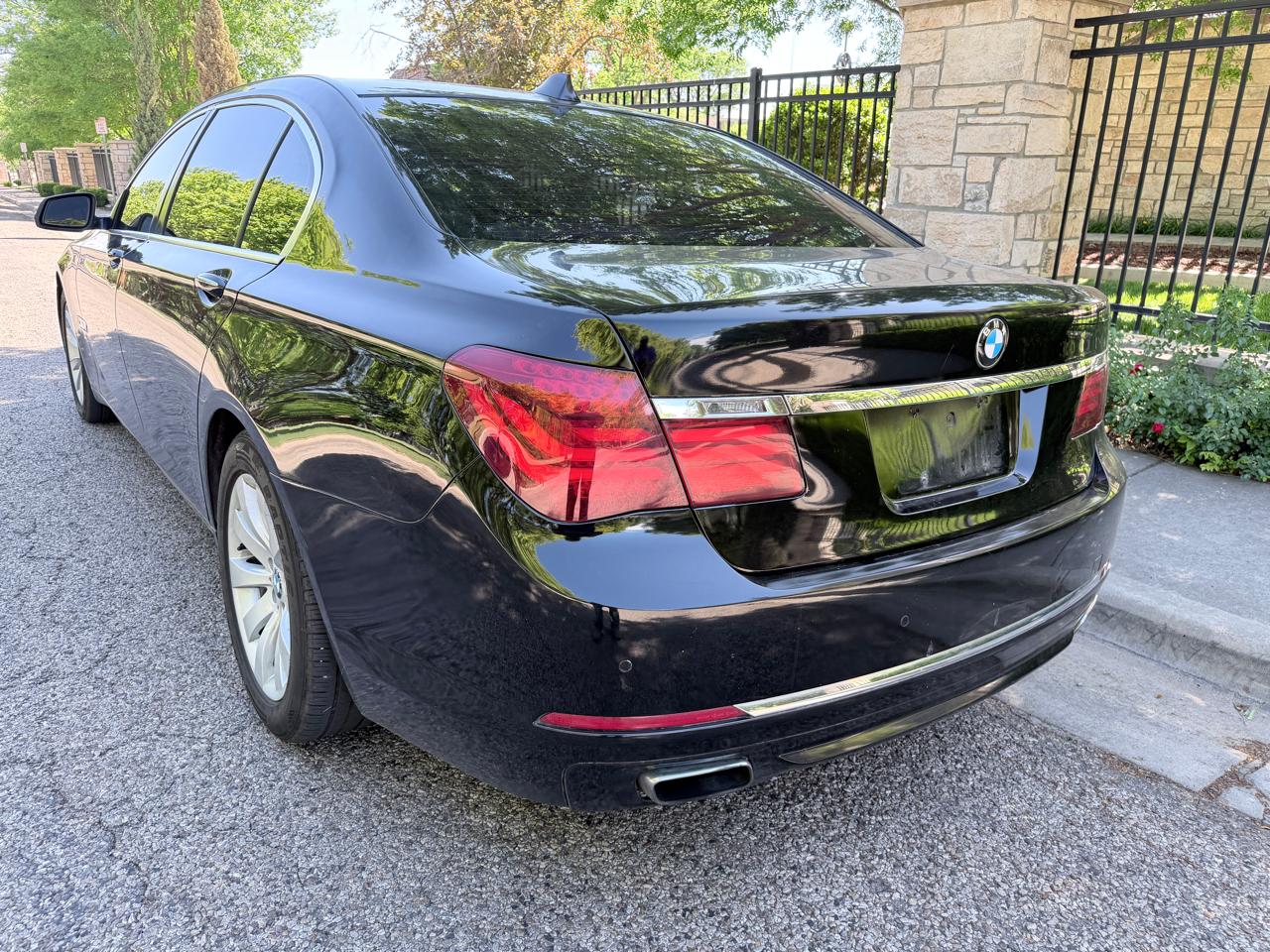 BMW 7 Series 4dr Sdn 740Li xDrive AWD 2014
