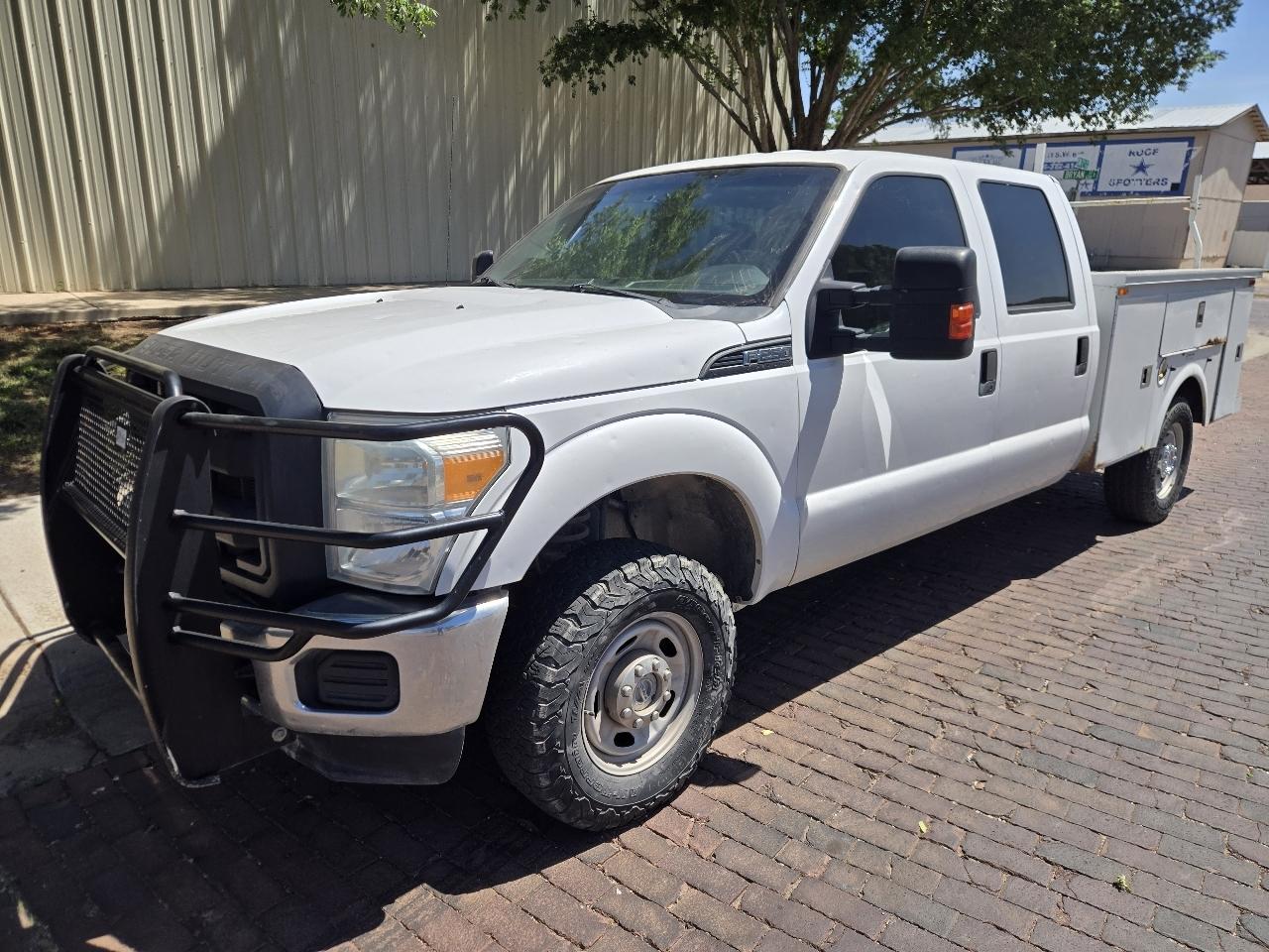 Ford Super Duty F-250 SRW 4WD Crew Cab 172" XL 2015