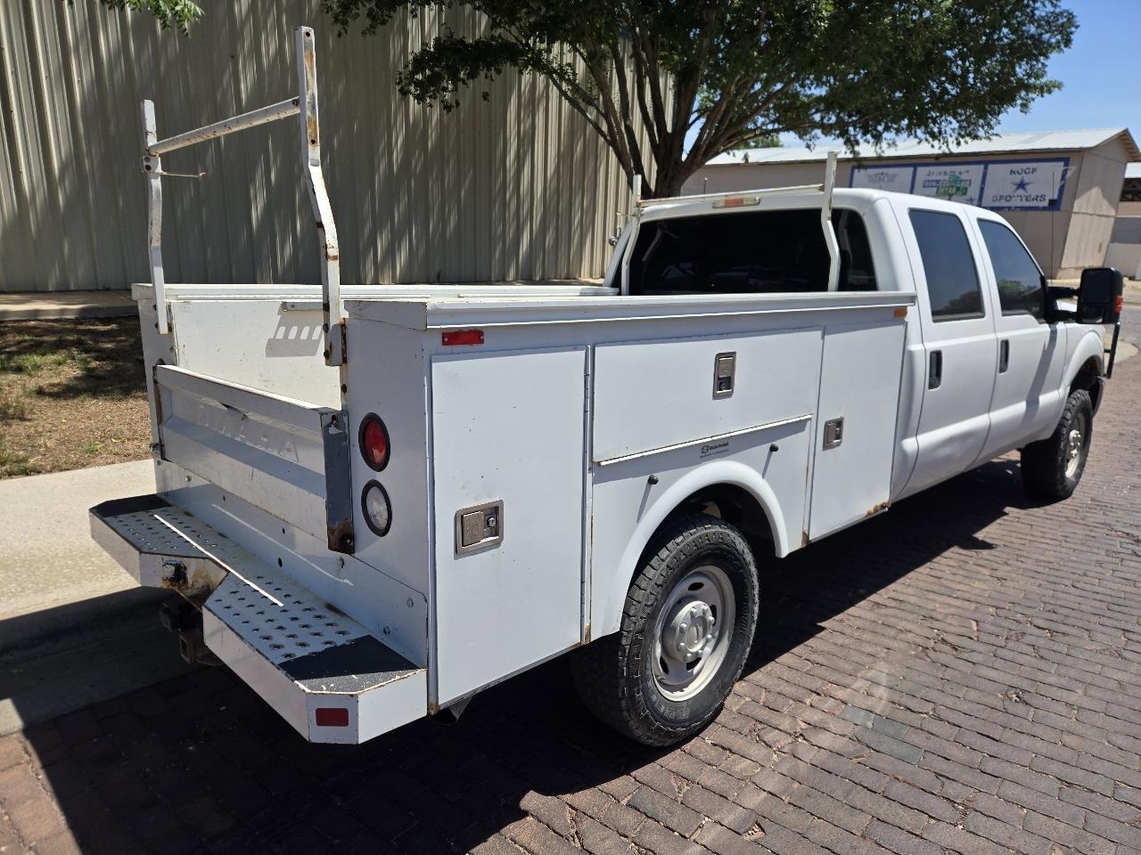 Ford Super Duty F-250 SRW 4WD Crew Cab 172" XL 2015