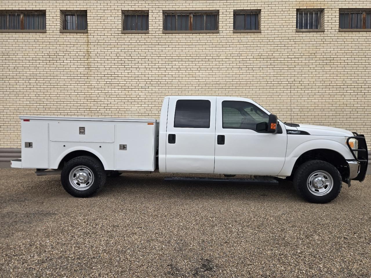 Ford Super Duty F-250 SRW XL 4WD Crew Cab 8' Box 2015