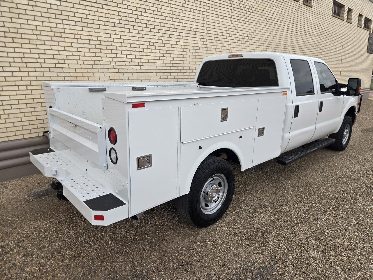 Ford Super Duty F-250 SRW XL 4WD Crew Cab 8' Box 2015