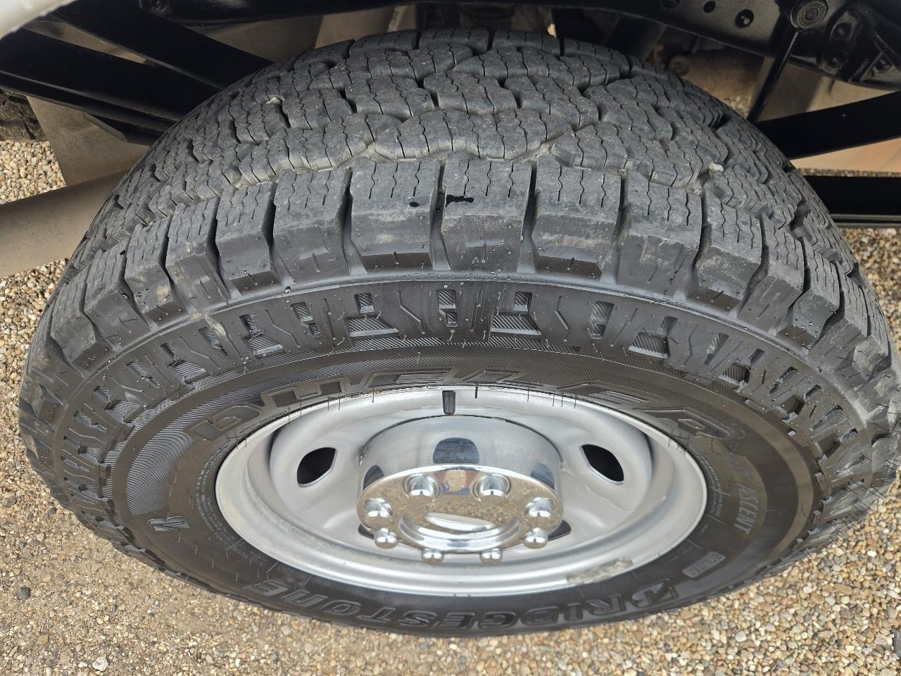 Ford Super Duty F-250 SRW XL 4WD Crew Cab 8' Box 2015