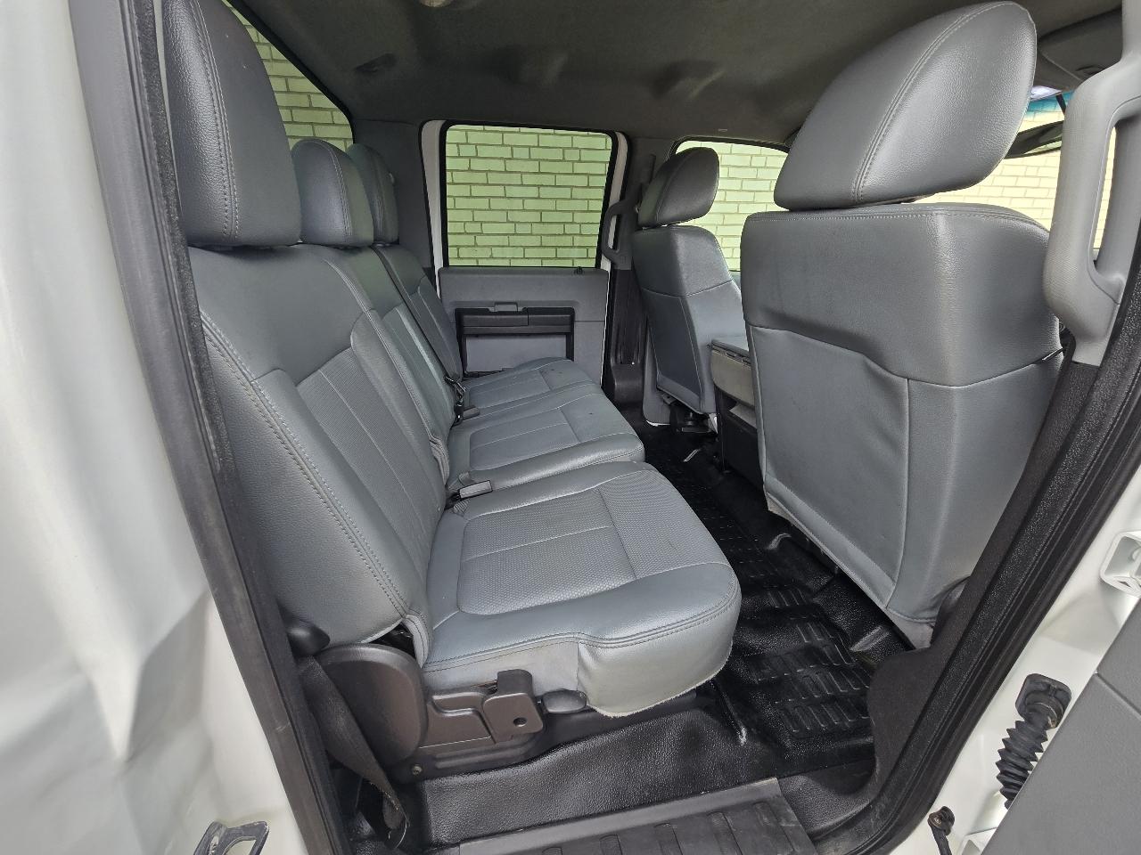 Ford Super Duty F-250 SRW XL 4WD Crew Cab 8' Box 2015