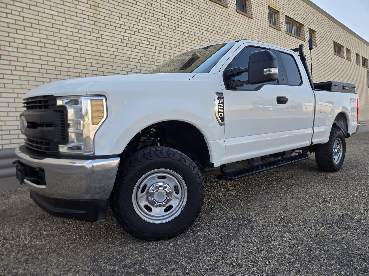 Ford Super Duty F-250 SRW XL 4WD SuperCab 6.75' Box 2019