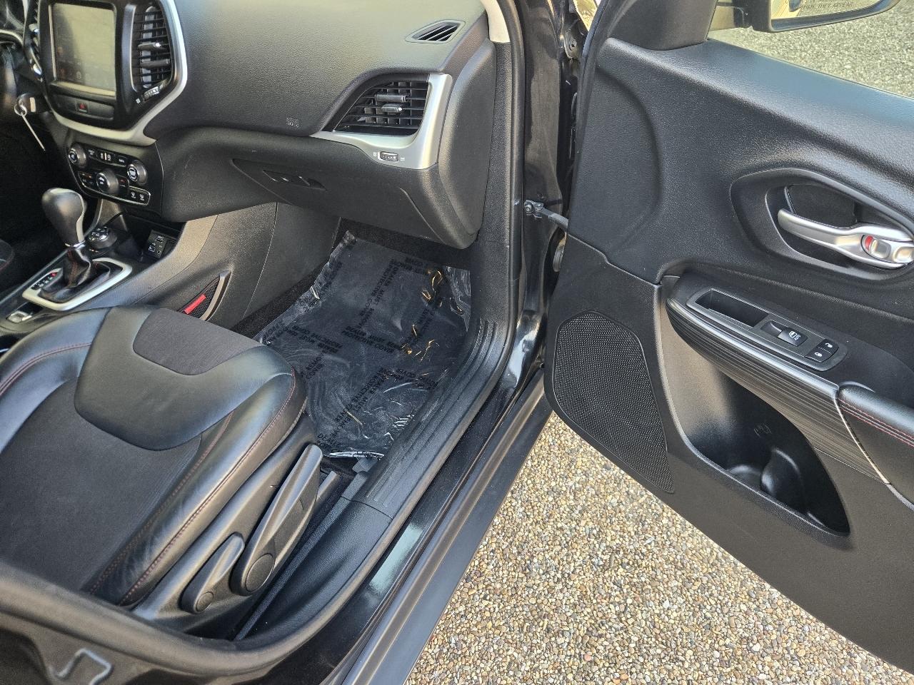 Jeep Cherokee 4WD 4dr Trailhawk 2015