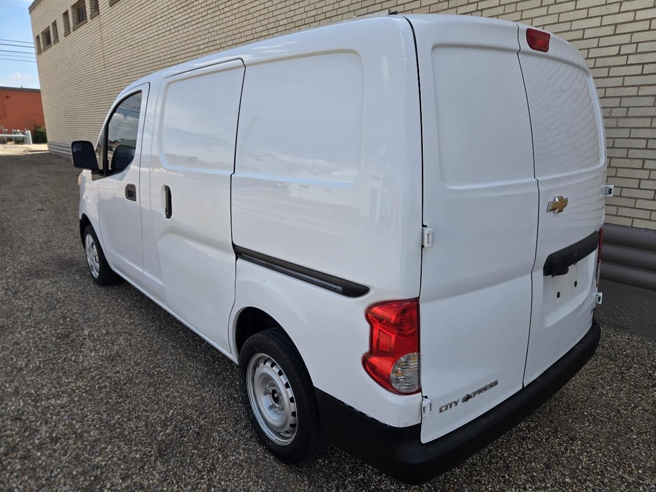 Chevrolet City Express Cargo Van FWD 115" LS 2015
