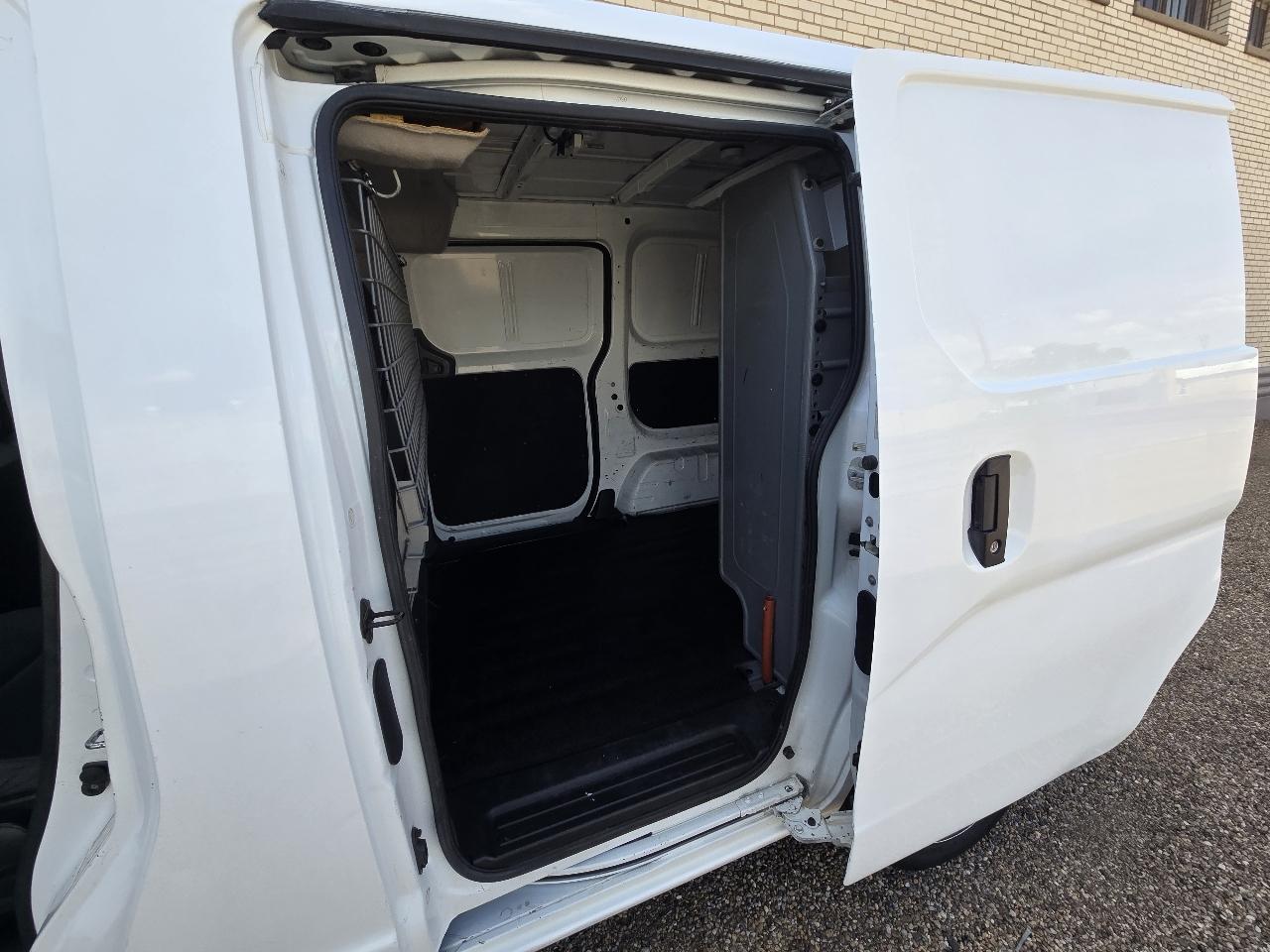 Chevrolet City Express Cargo Van FWD 115" LS 2015