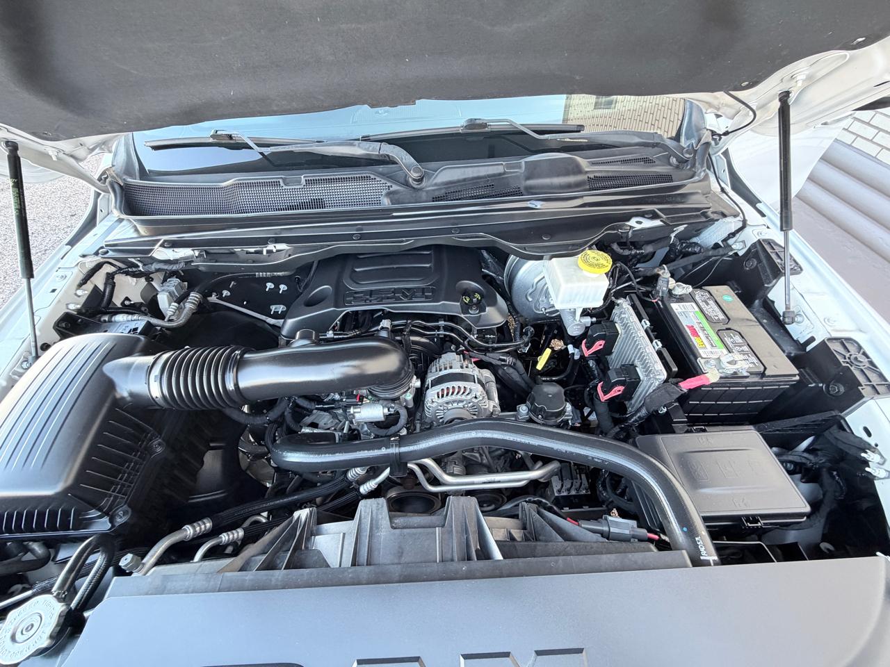 RAM 1500 Lone Star 4x2 Crew Cab 5'7" Box 2020