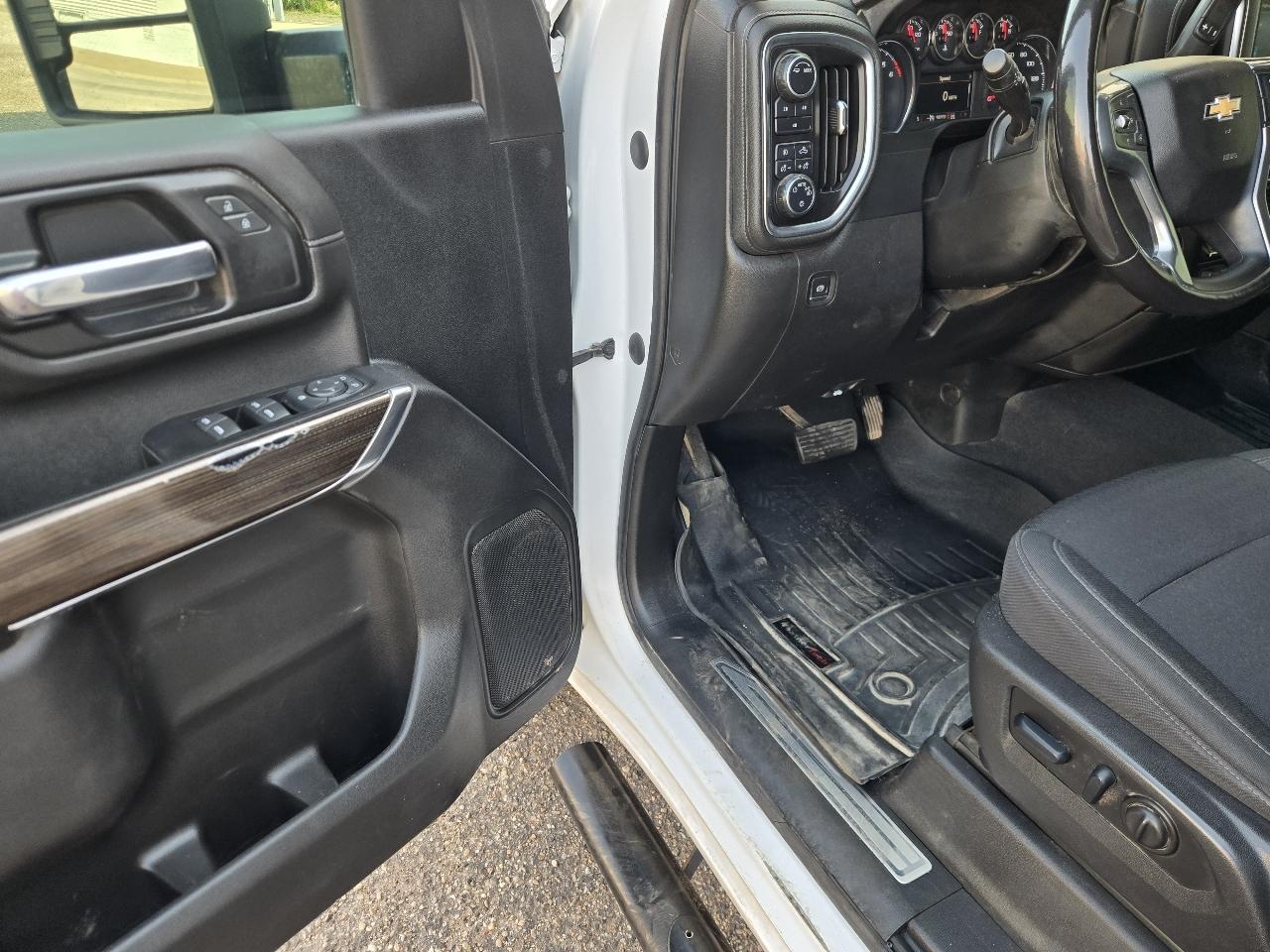 Chevrolet Silverado 2500HD LT Crew Cab 4WD 2023