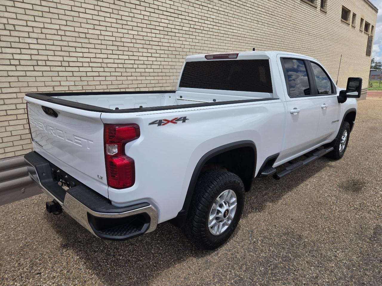 Chevrolet Silverado 2500HD LT Crew Cab 4WD 2023