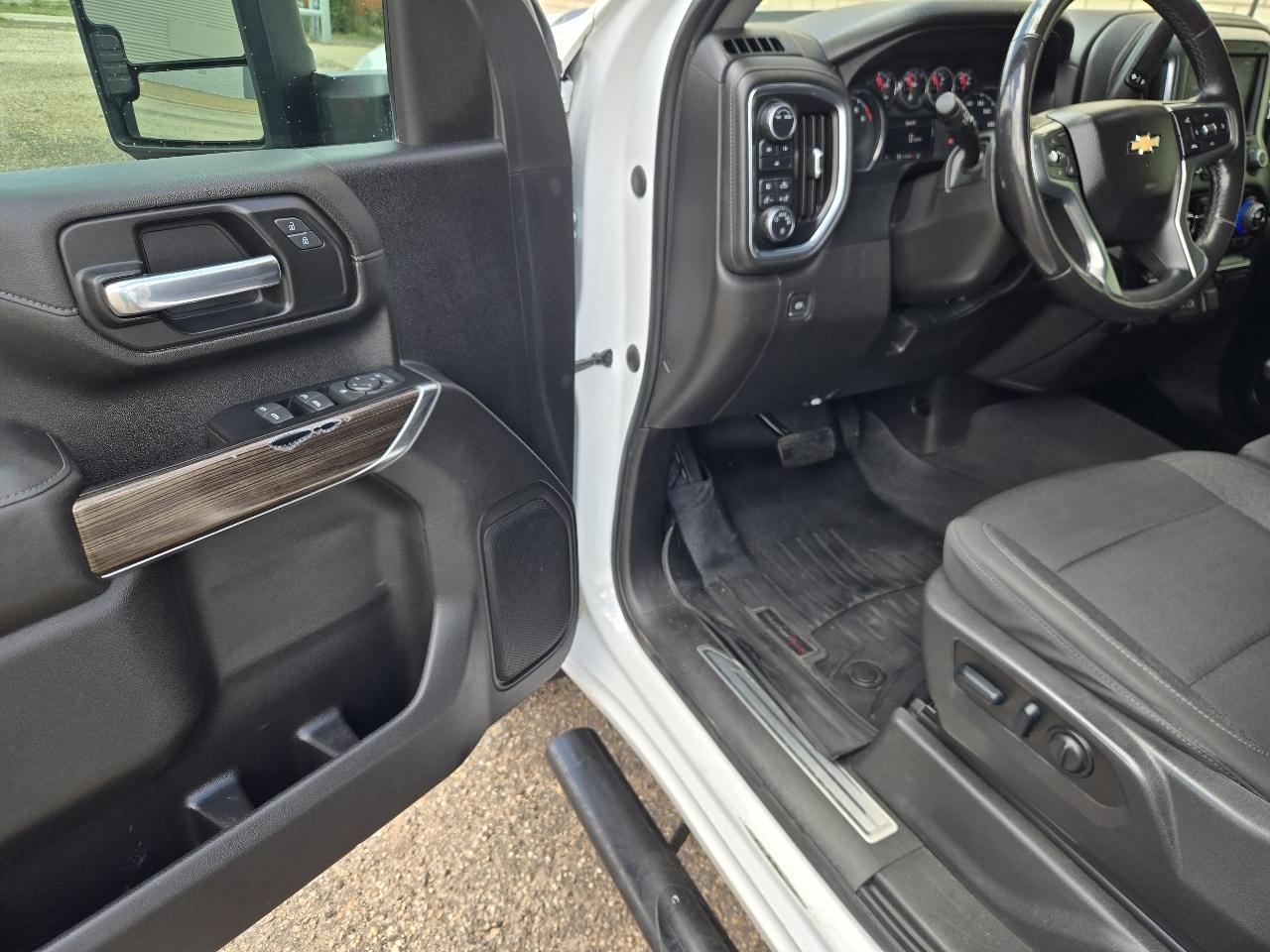 Chevrolet Silverado 2500HD LT Crew Cab 4WD 2023