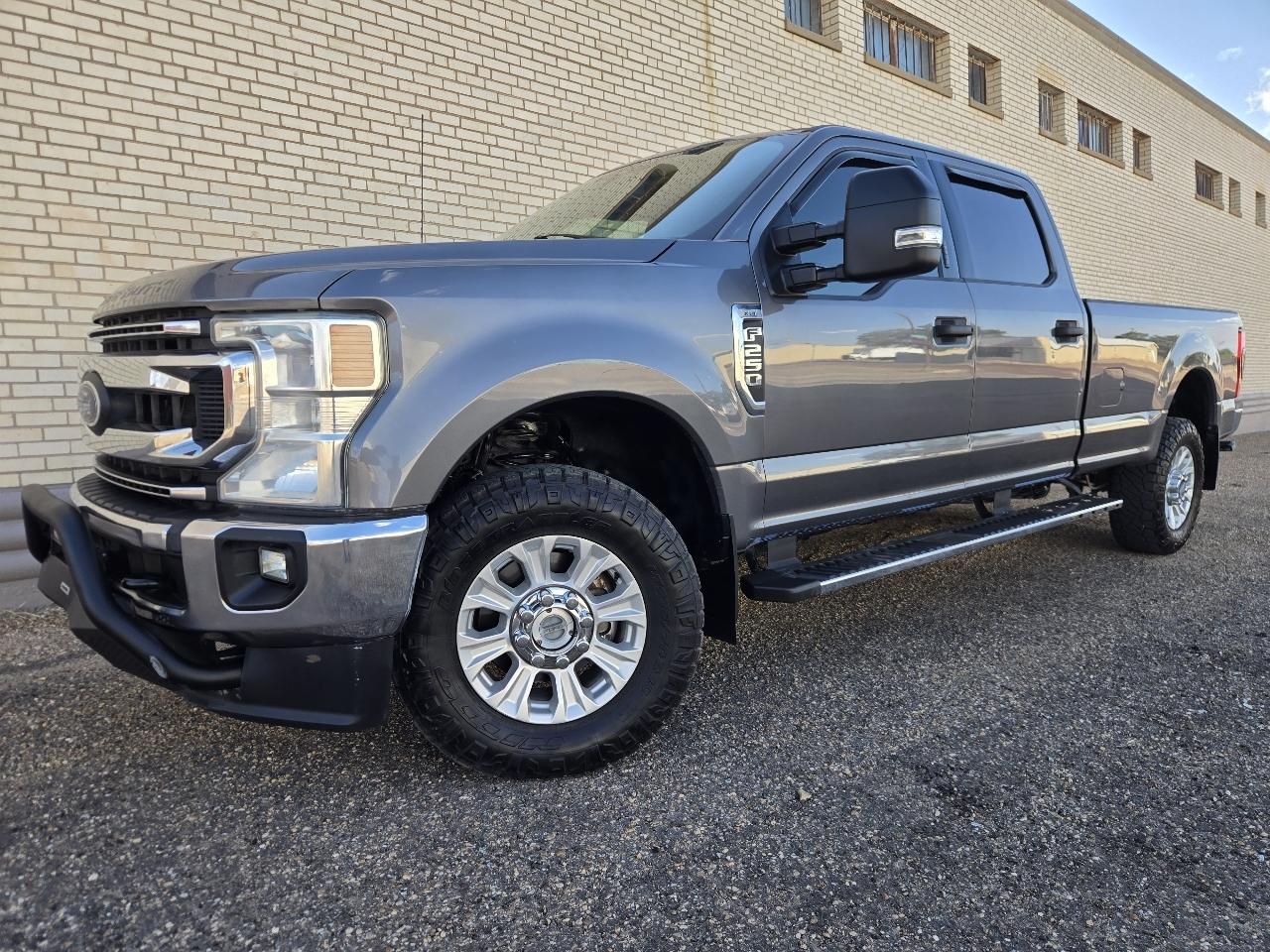 Ford Super Duty F-250 SRW XLT 4WD Crew Cab 8' Box 2022
