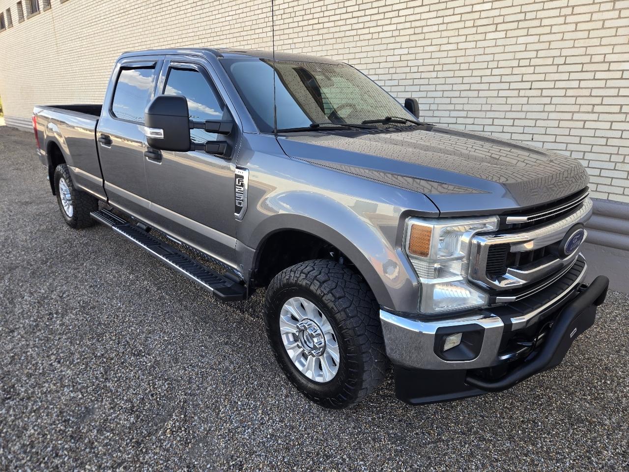 Ford Super Duty F-250 SRW XLT 4WD Crew Cab 8' Box 2022