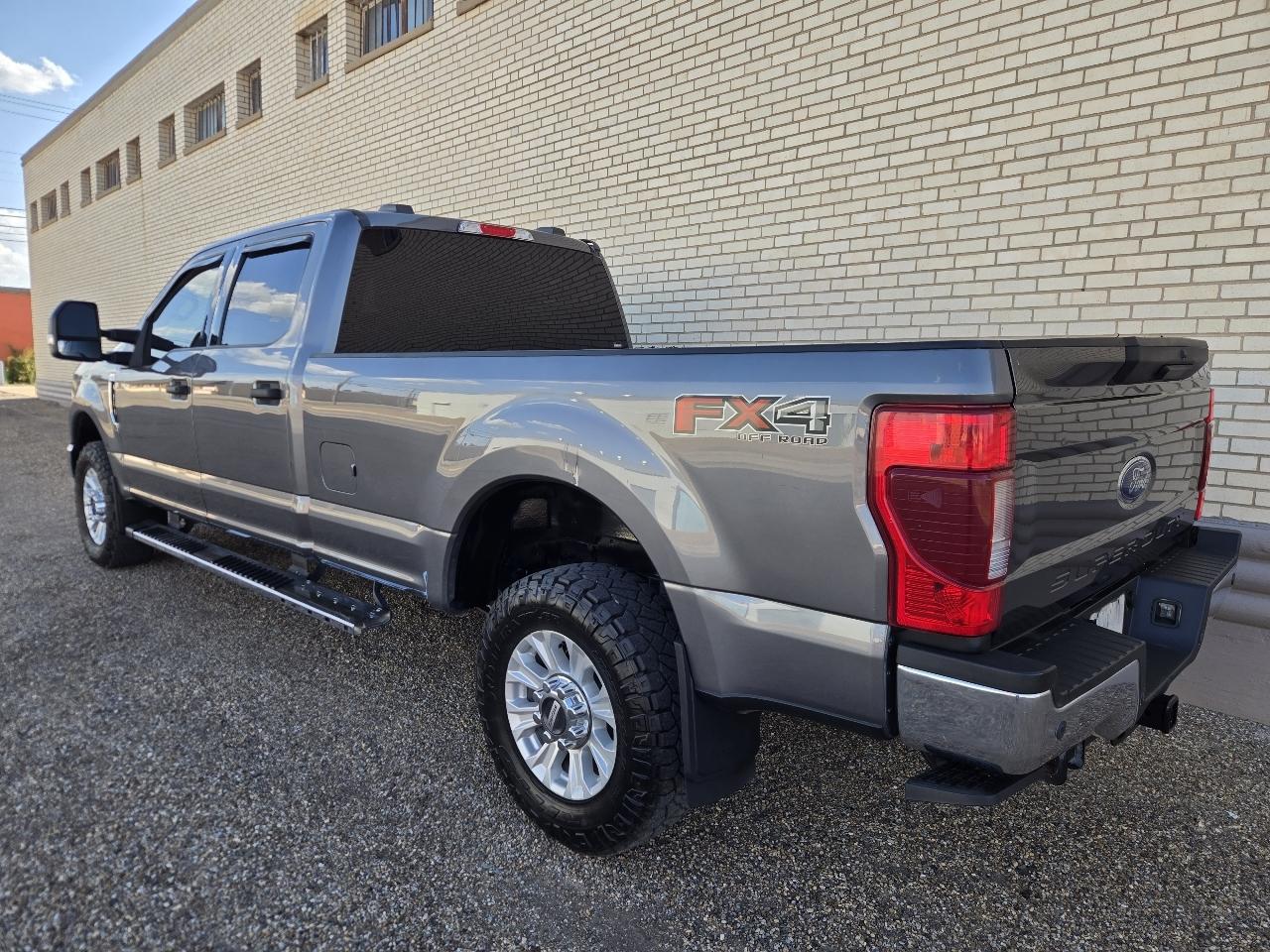 Ford Super Duty F-250 SRW XLT 4WD Crew Cab 8' Box 2022