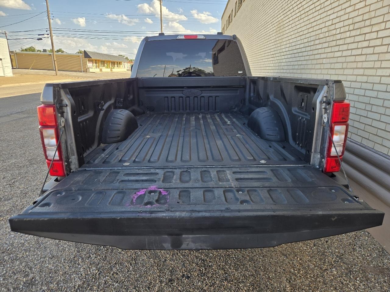 Ford Super Duty F-250 SRW XLT 4WD Crew Cab 8' Box 2022