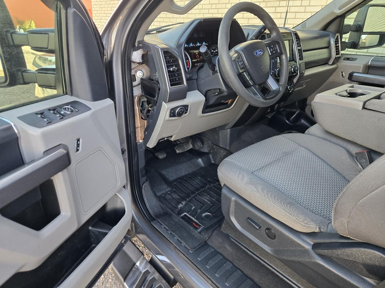 Ford Super Duty F-250 SRW XLT 4WD Crew Cab 8' Box 2022