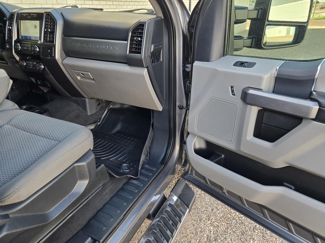Ford Super Duty F-250 SRW XLT 4WD Crew Cab 8' Box 2022