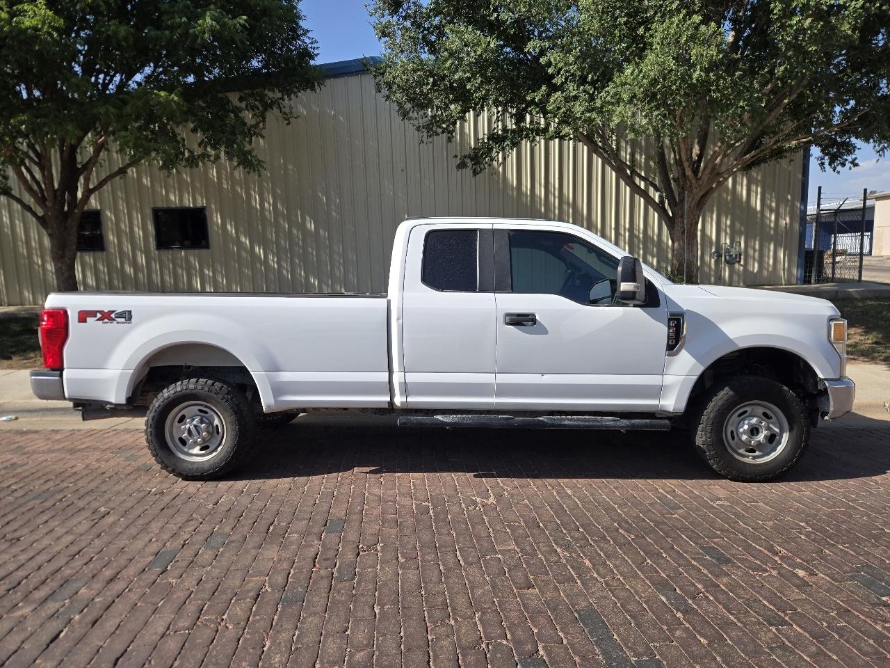 Ford Super Duty F-250 SRW XL 4WD SuperCab 8' Box 2022