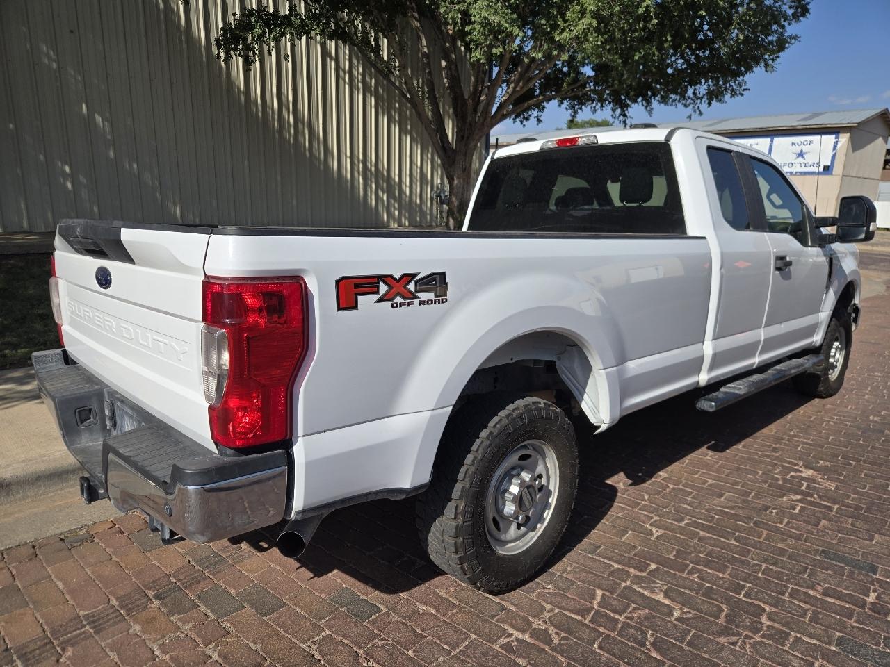 Ford Super Duty F-250 SRW XL 4WD SuperCab 8' Box 2022