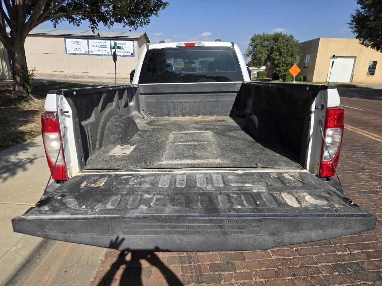 Ford Super Duty F-250 SRW XL 4WD SuperCab 8' Box 2022