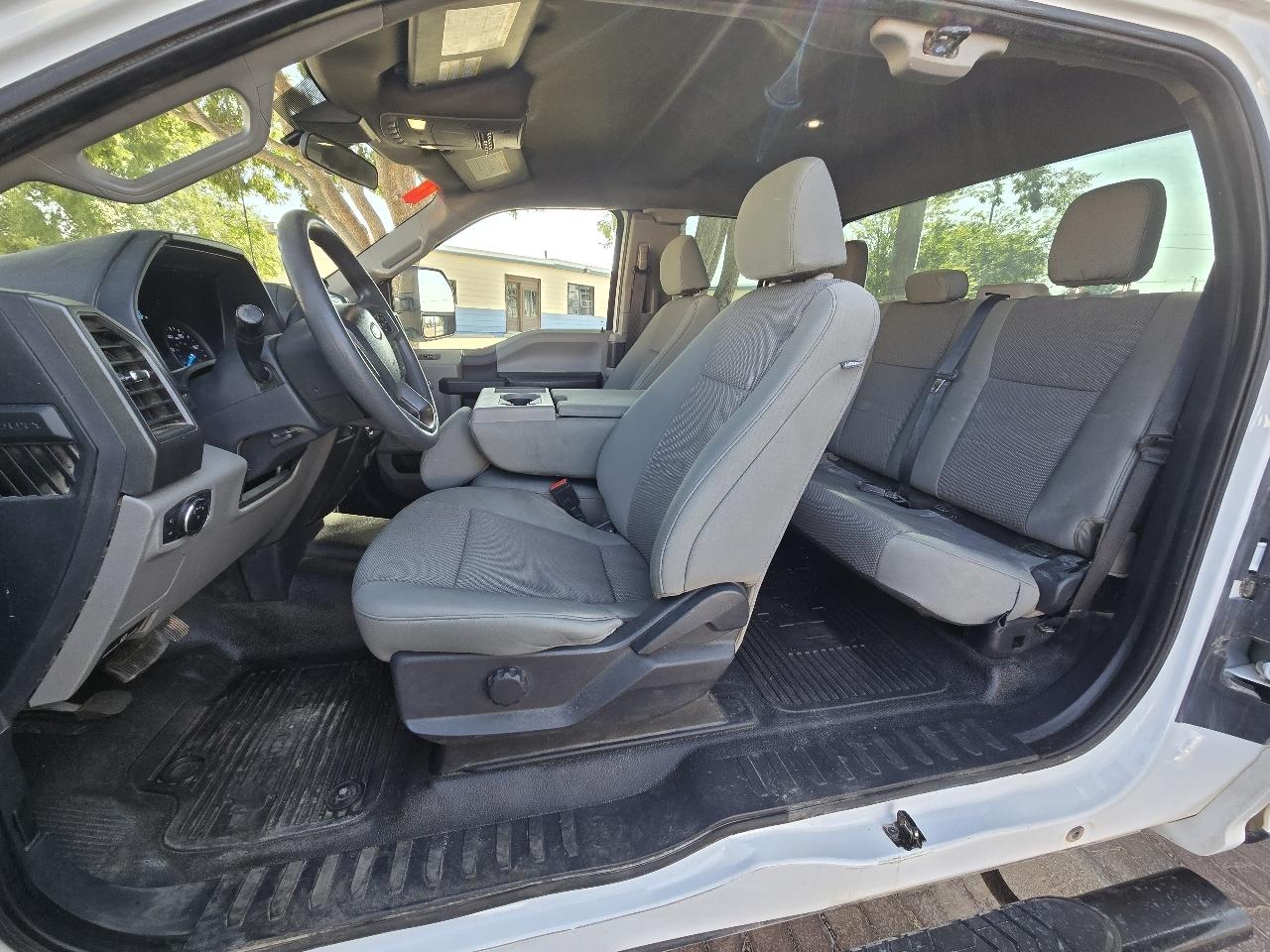 Ford Super Duty F-250 SRW XL 4WD SuperCab 8' Box 2022