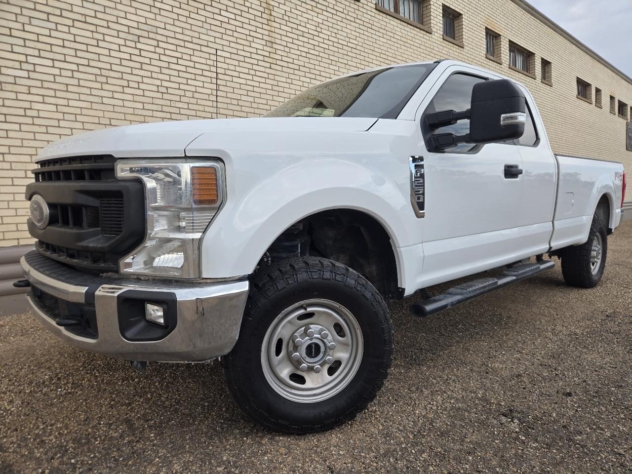 Ford Super Duty F-250 SRW XL 4WD SuperCab 8' Box 2022