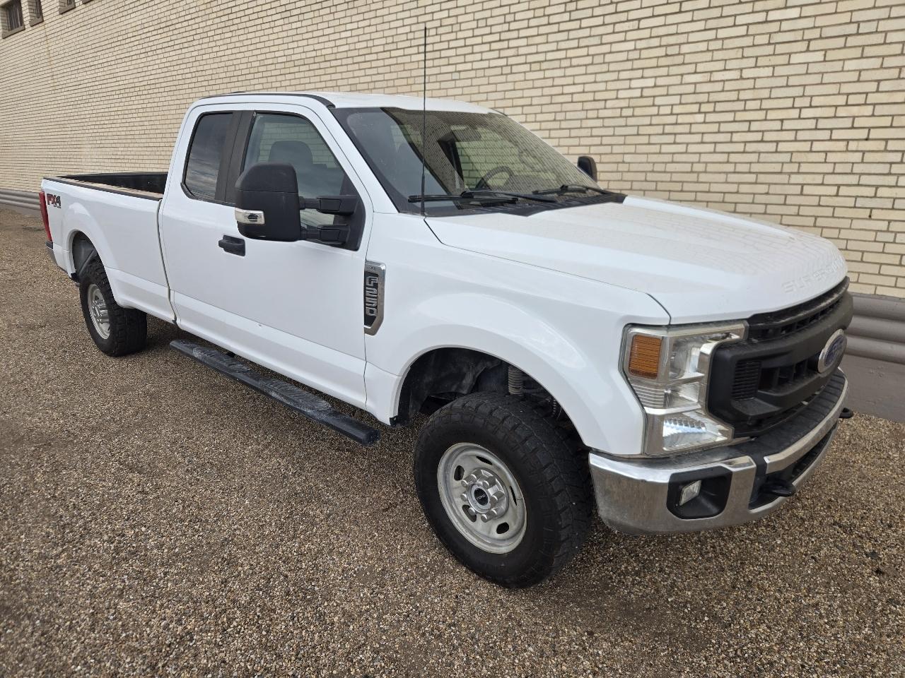 Ford Super Duty F-250 SRW XL 4WD SuperCab 8' Box 2022