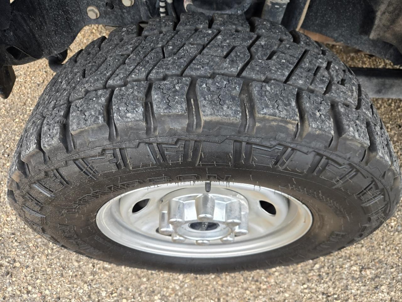 Ford Super Duty F-250 SRW XL 4WD SuperCab 8' Box 2022