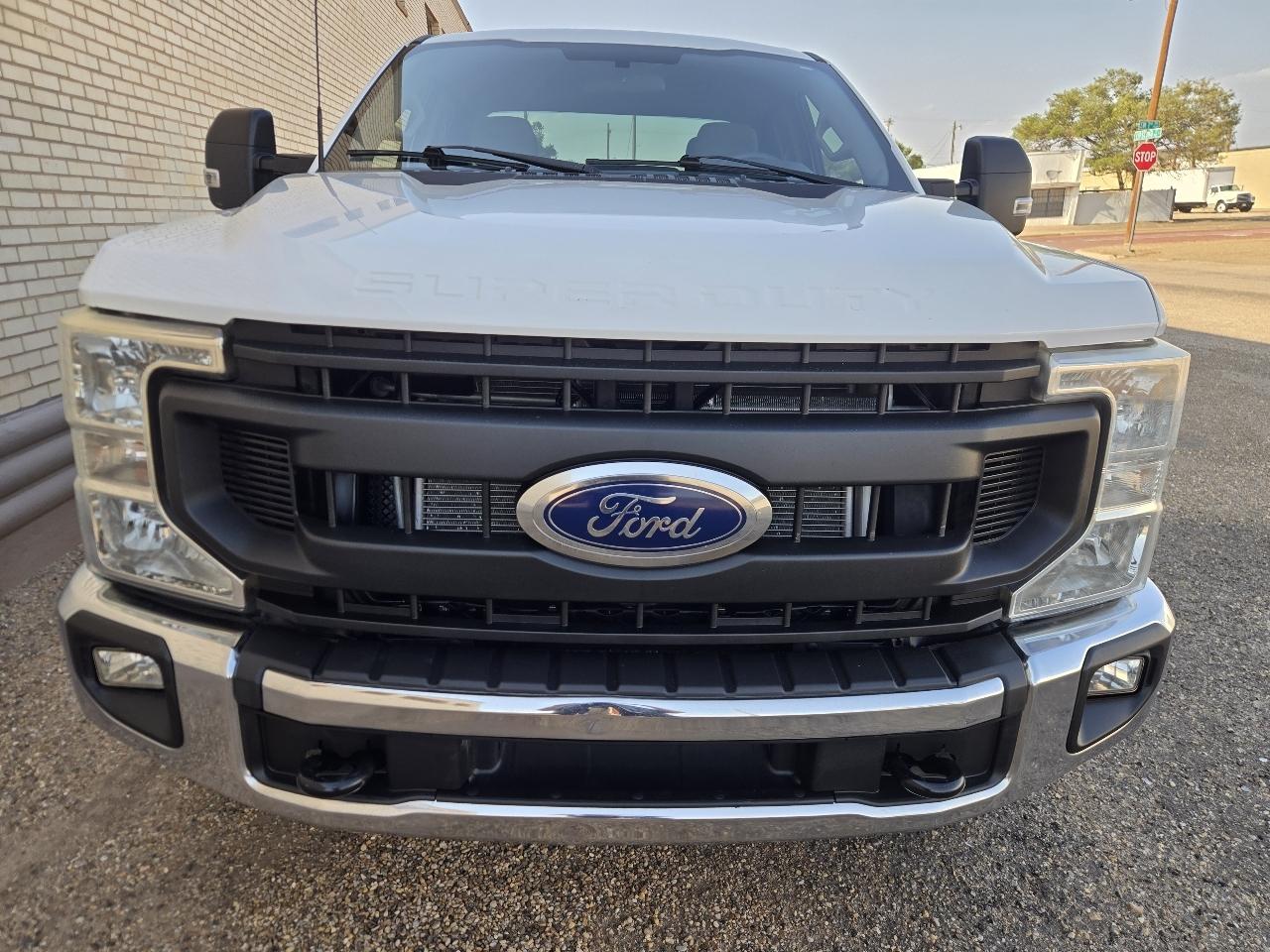 Ford Super Duty F-250 SRW XL 4WD SuperCab 8' Box 2022