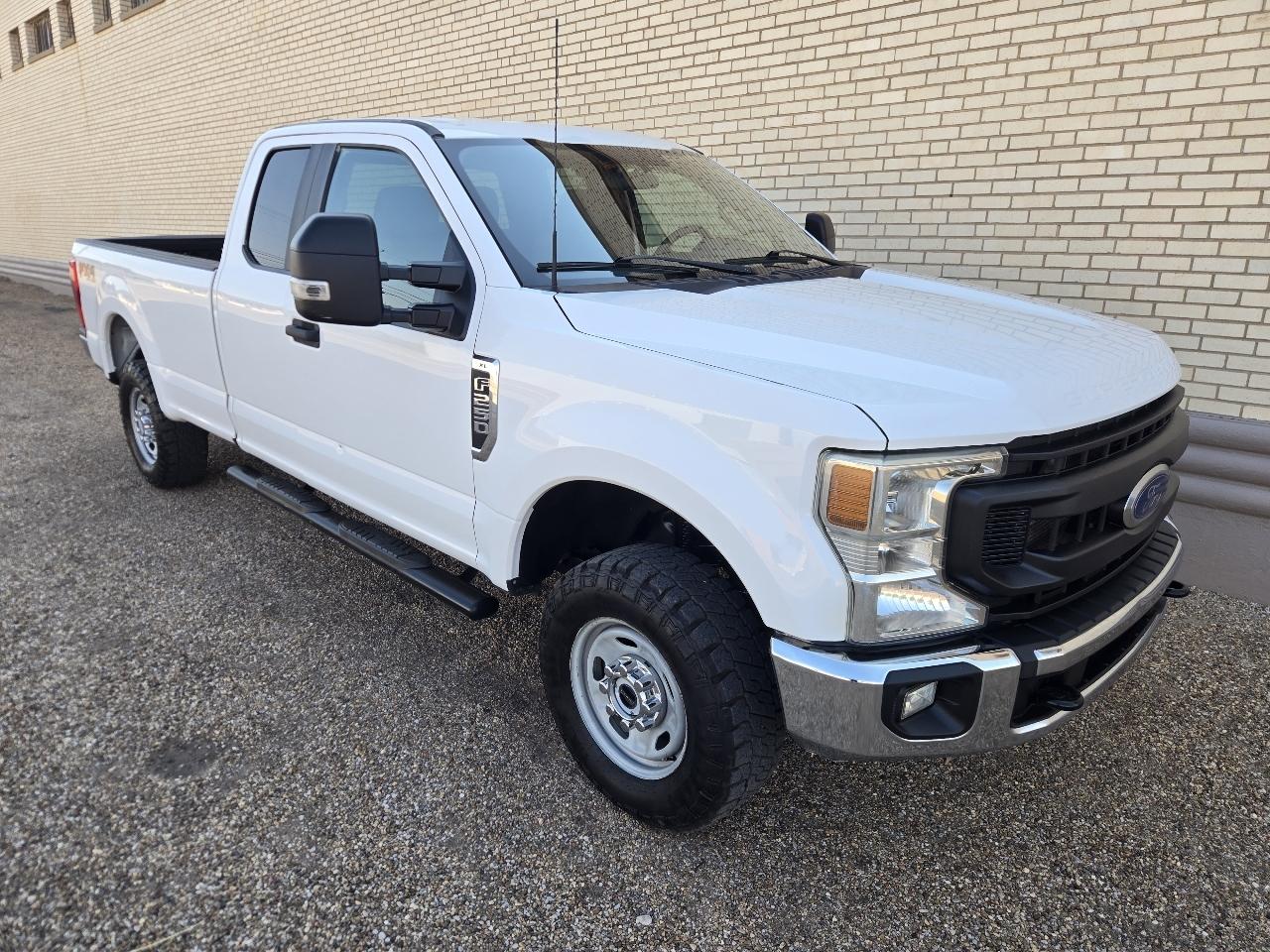 Ford Super Duty F-250 SRW XL 4WD SuperCab 8' Box 2022