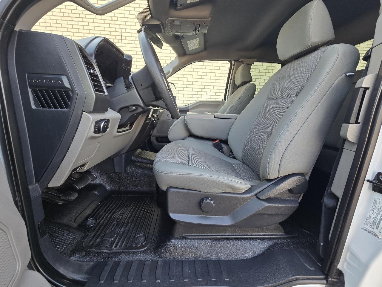 Ford Super Duty F-250 SRW XL 4WD SuperCab 8' Box 2022