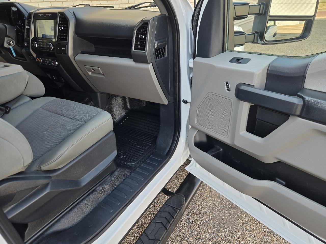Ford Super Duty F-250 SRW XL 4WD SuperCab 8' Box 2022