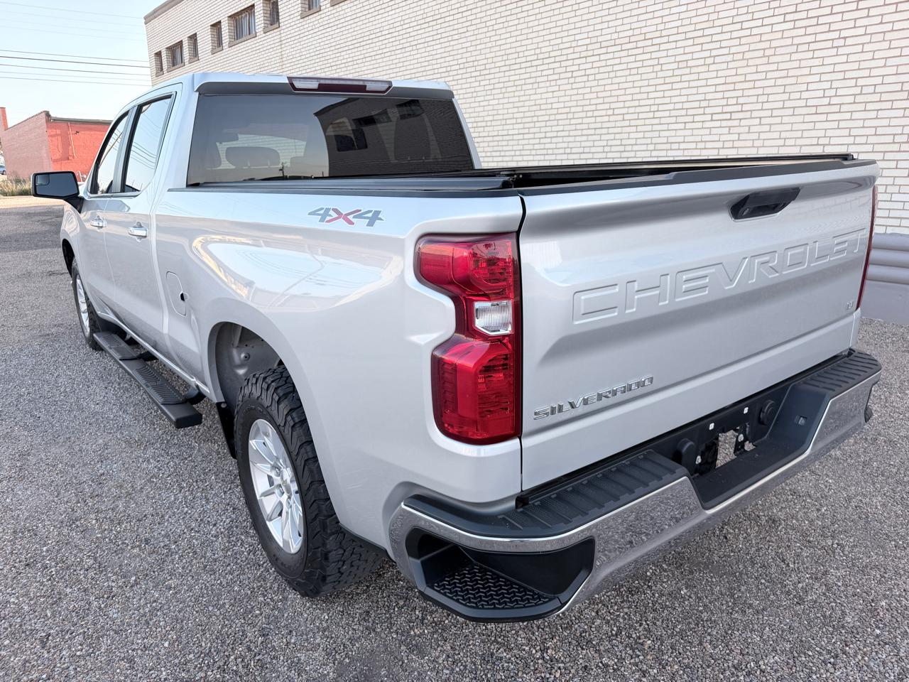 Chevrolet Silverado 1500 Crew Cab Crew Cab 143.5" WB 4WD LT 2019