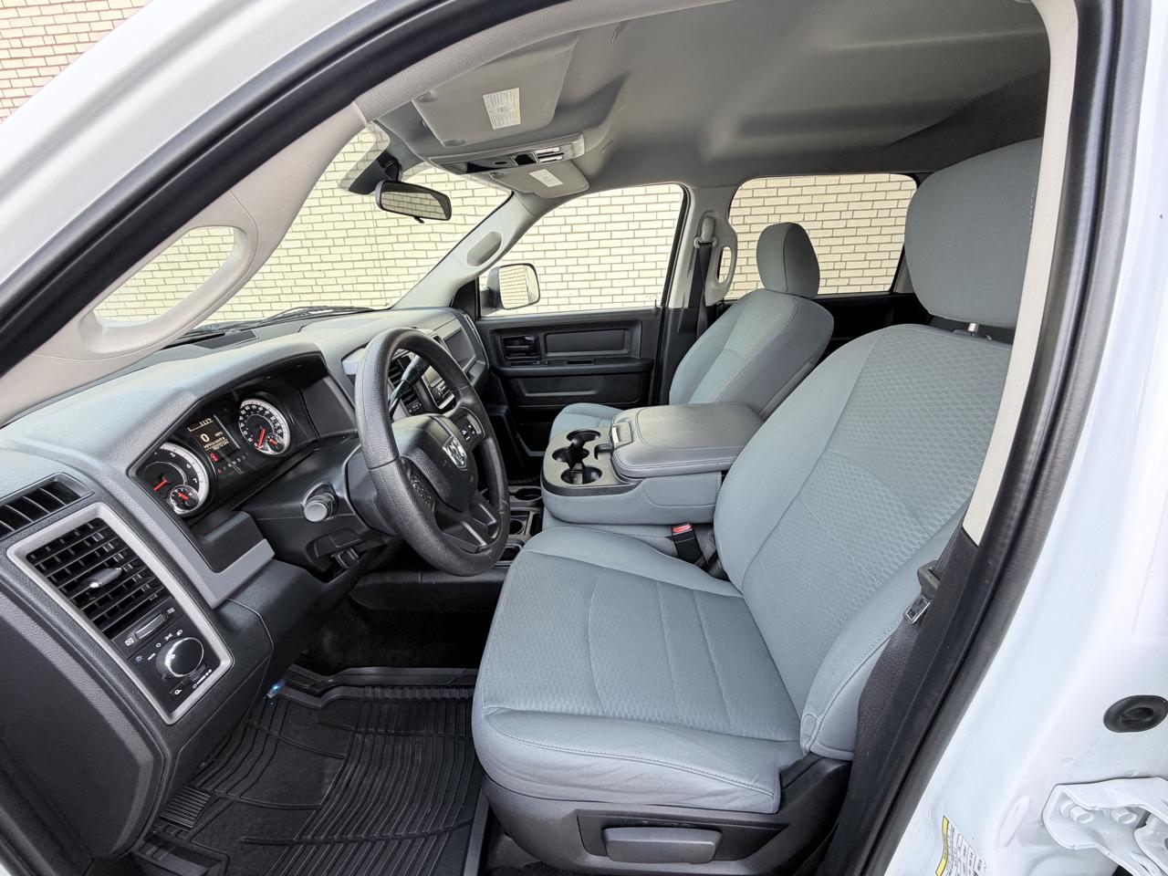 RAM 2500 Tradesman 4x4 Crew Cab 6'4" Box 2017