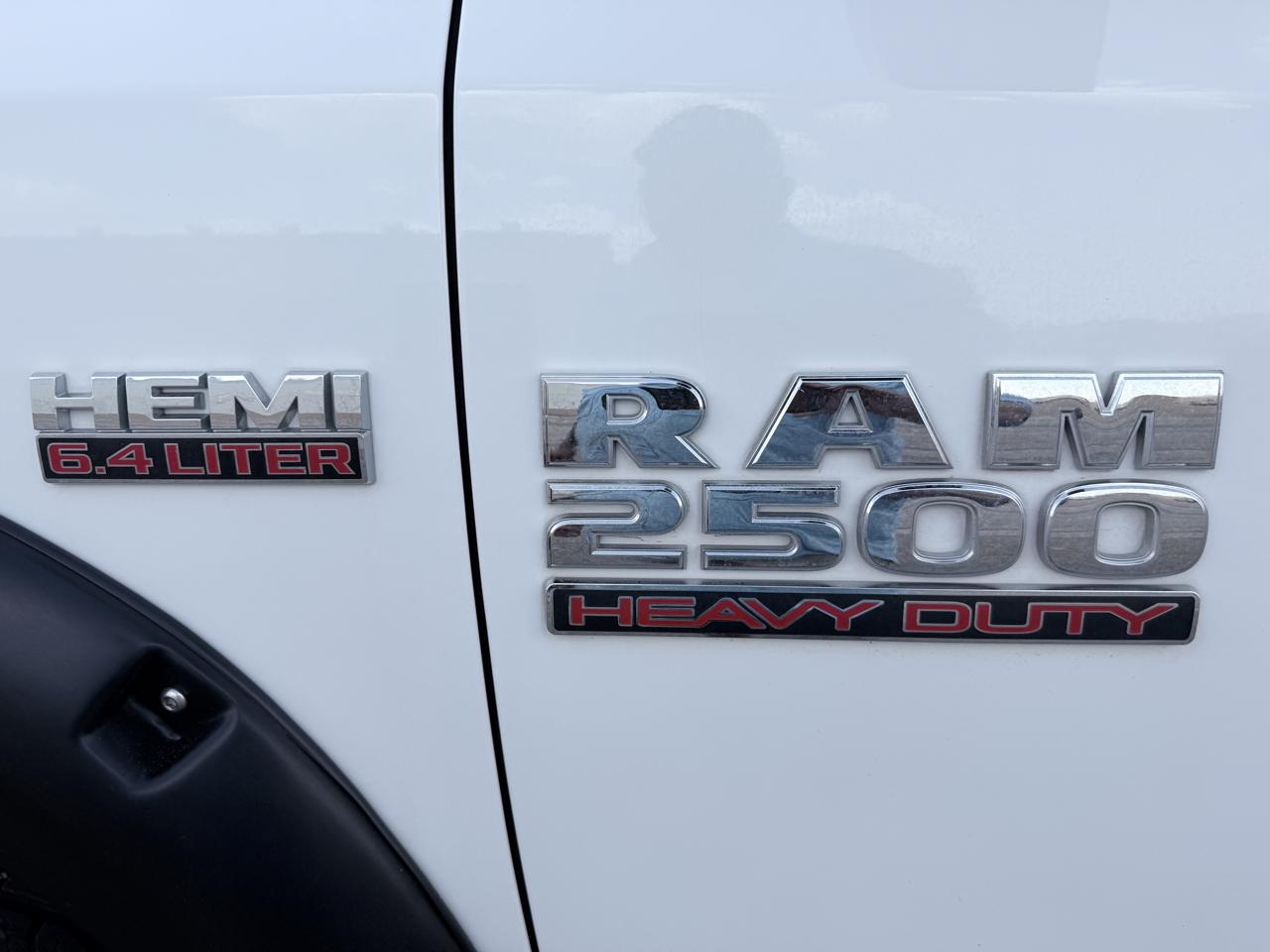 RAM 2500 Tradesman 4x4 Crew Cab 6'4" Box 2017