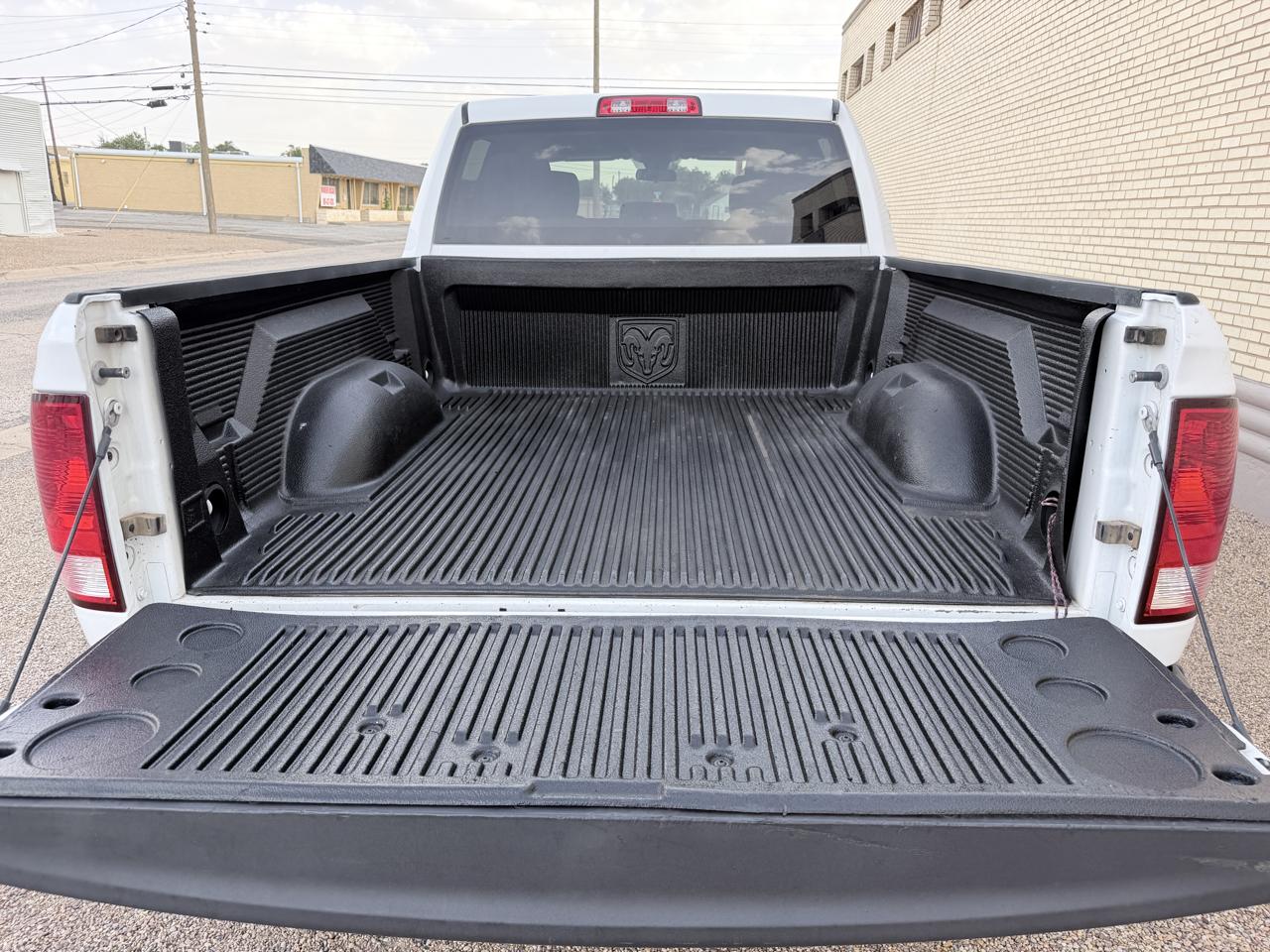 RAM 2500 Tradesman 4x4 Crew Cab 6'4" Box 2017