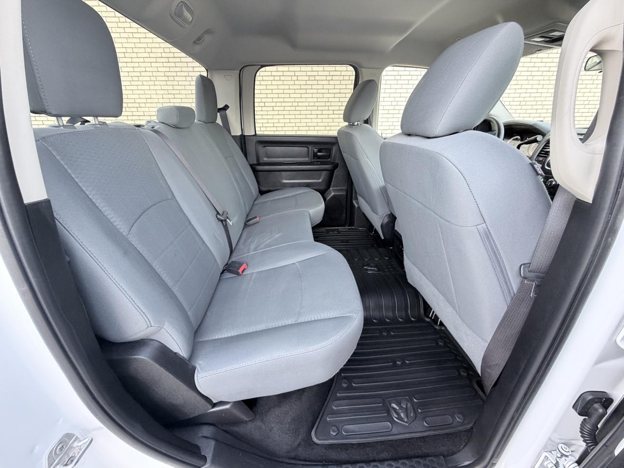 RAM 2500 Tradesman 4x4 Crew Cab 6'4" Box 2017